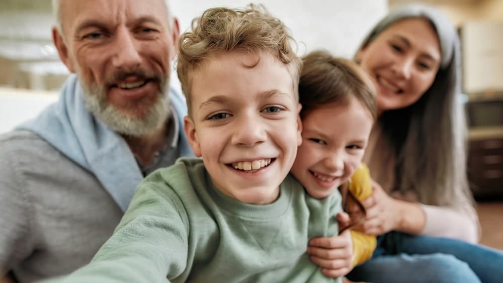 Child Custody Lawyer vs. Mediator: Which Is Right for You?